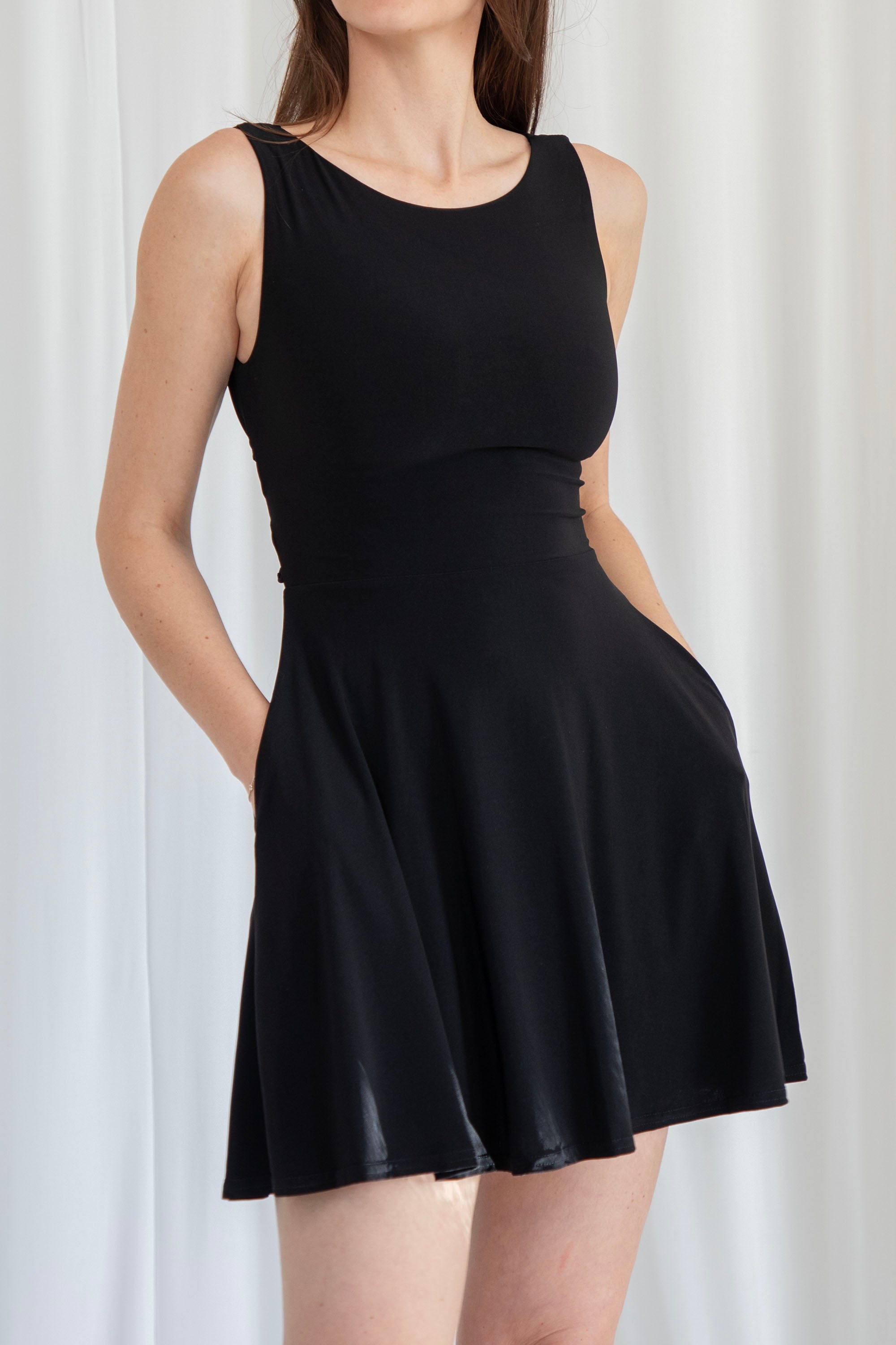 colour:Deep Black