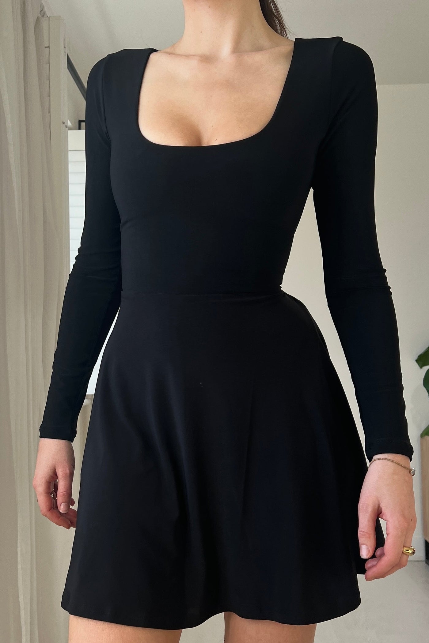 colour:Black