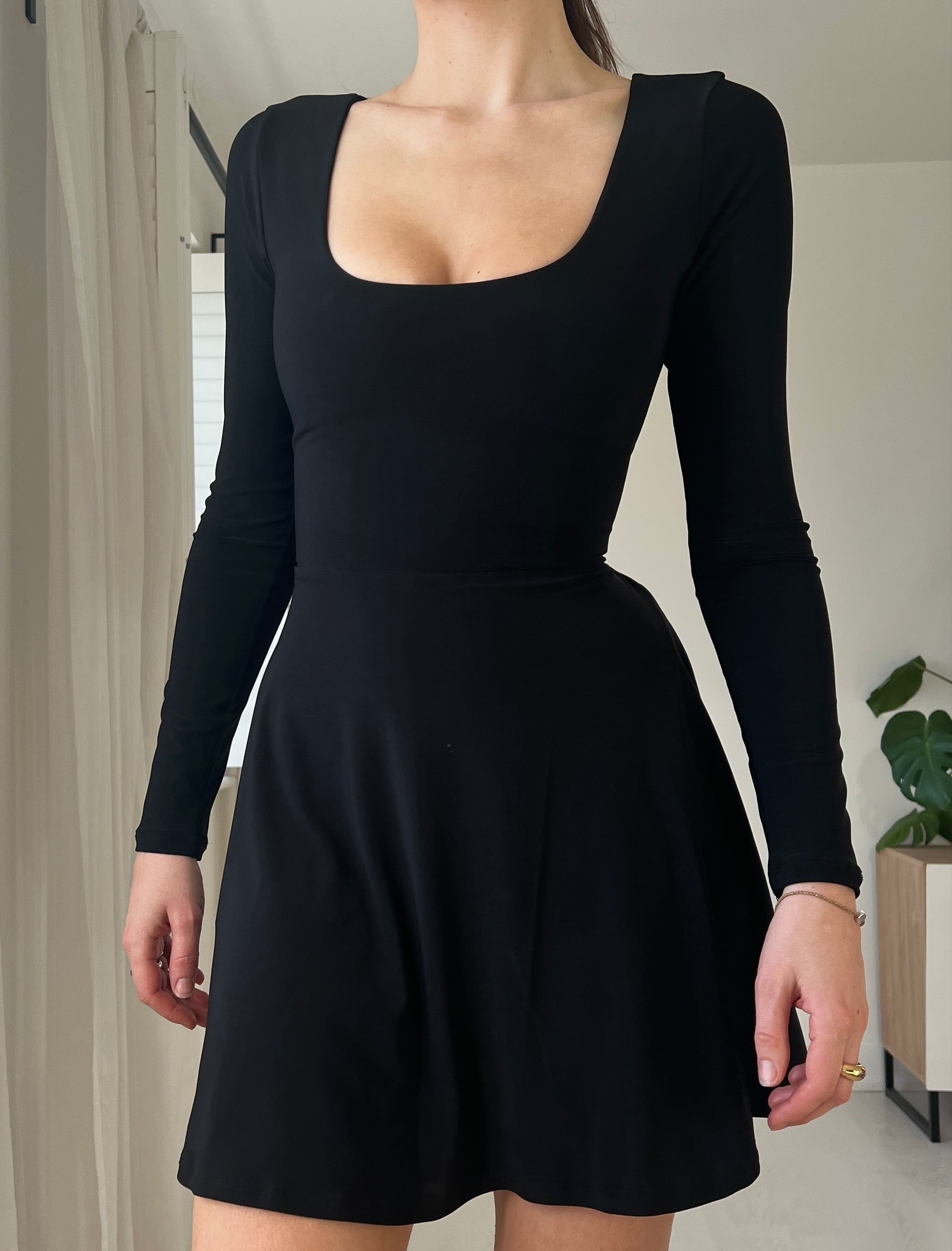 colour:Black