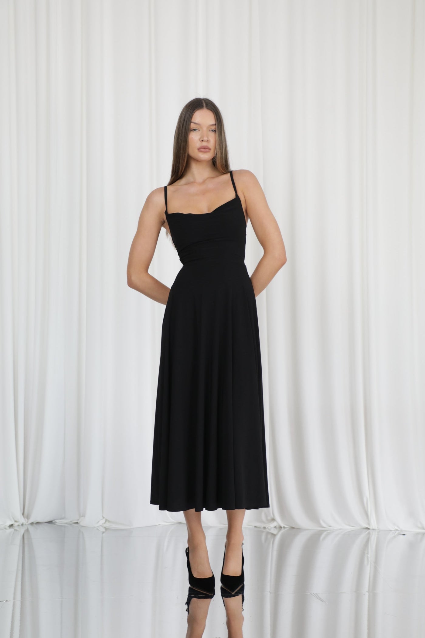 colour:Deep Black