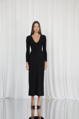 colour:Deep Black