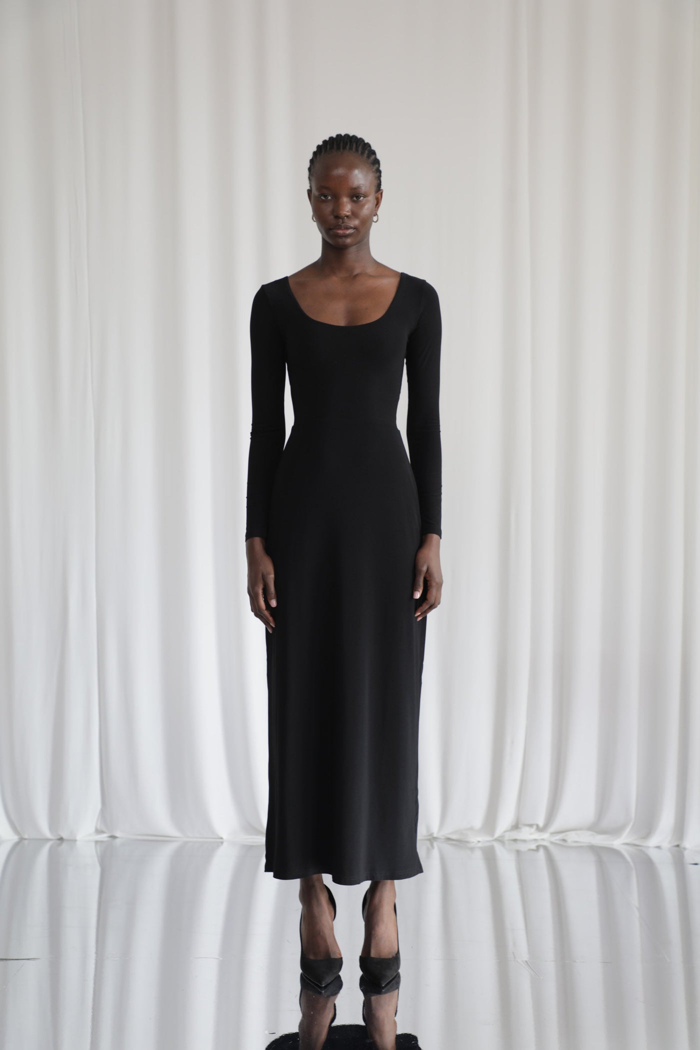 colour:Deep Black