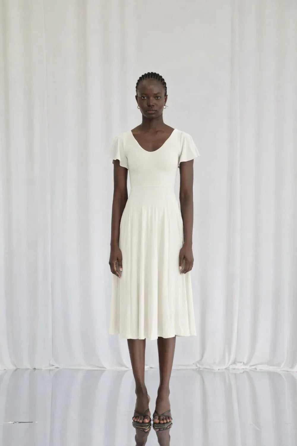 colour:Ivory White